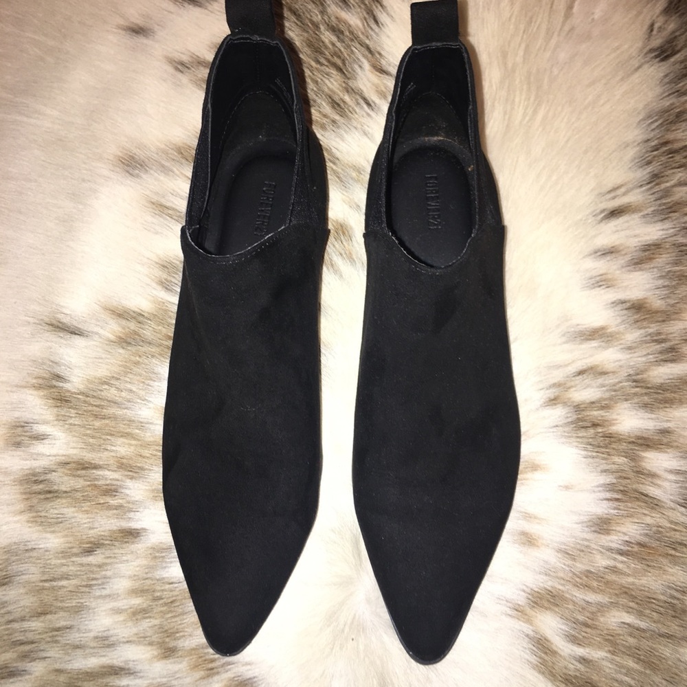 Forever 21 black pointed toe booties size 7